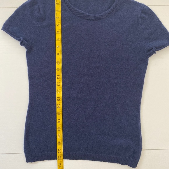 TAHARI 100% Cashmere Dark Blue Short Cap Sleeve Sweater Top Size M - Picture 9 of 9